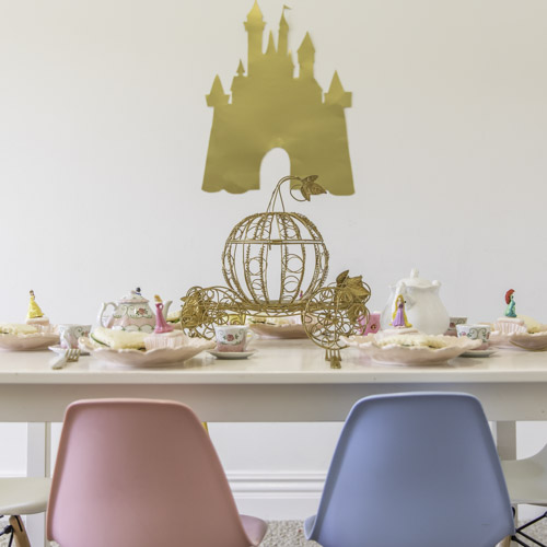 Top Arkansas lifestyle blogger, Jennifer from Maune Legacy, shares magical Disney Princess Playdate ideas your princesses will love! Click to see them all!