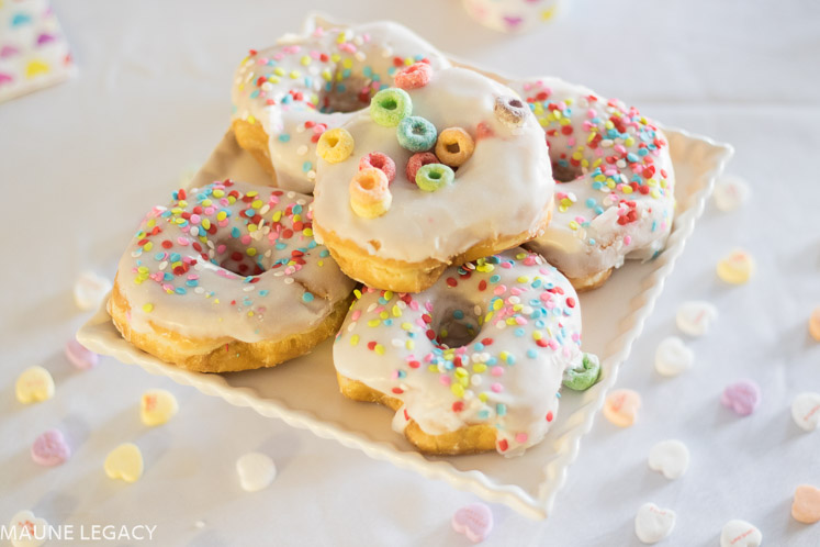 Sharing these kids Valentine's Day party ideas on the blog. One fun way to make your kids feel extra special is by planning a festive breakfast for them. - A Super Fun Kids Valentines Day Party featured by popular Arkansas lifestyle blogger, Maune Legacy | Fun Valentines Day Kids Party featured by top US lifestyle blog, Maune Legacy: image of Valentines party decorations