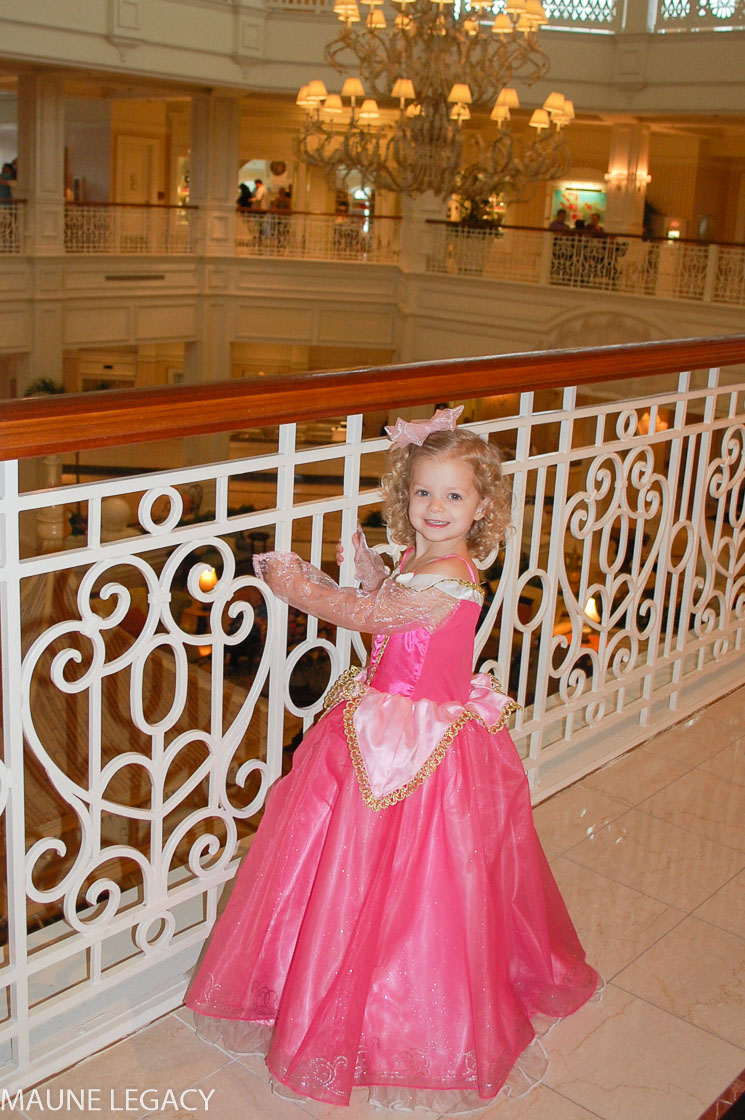 Popular lifestyle blogger Maune Legacy shares her Disney World experiences. From the tea party to the pirate league, there are so many unique experiences available. Check out these ideas and pin for your future trip!
