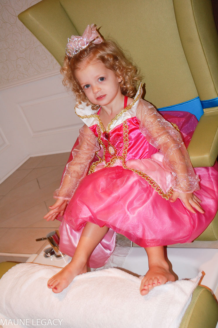 Popular lifestyle blogger Maune Legacy shares her Disney World experiences. From the tea party to the pirate league, there are so many unique experiences available. Check out these ideas and pin for your future trip!