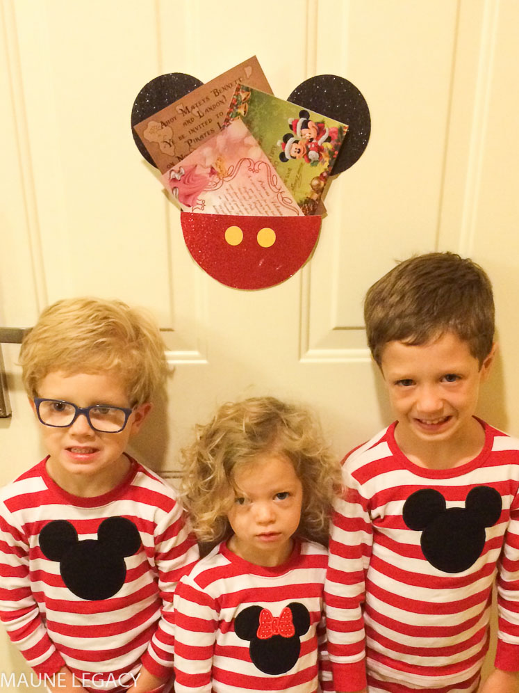 Lifestyle Blogger Maune Legacy shares ideas for the extra Disney World magic you can create for your trip like autograph books, gift baskets, pressed penny containers, luggage tags and more fun details for your next Disney World trip.
