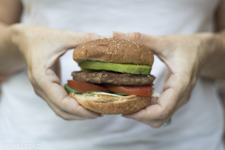 This recipe is for healthy turkey burgers with avocado, tomato, spinach leaves and swiss cheese,, a favorite for kids and adults. Click here now for the recipe! #turkeyburgers #healthyrecipes #avocadoburger #grilledturkeyburger