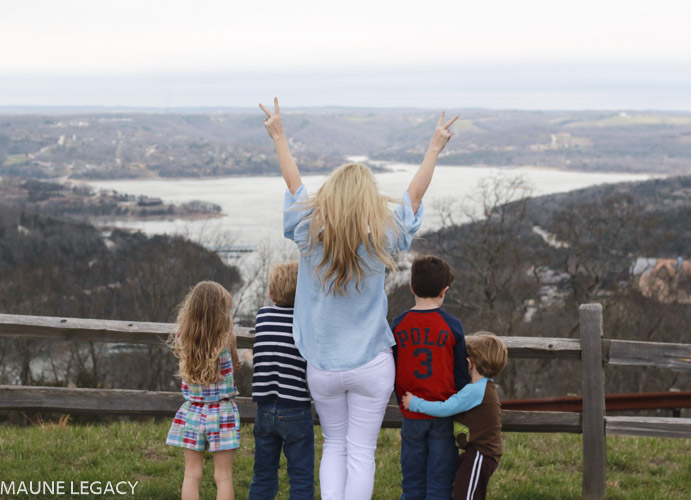Arkansas lifestyle blogger and mom of five, Jennifer from Maune Legacy, shares the top family-friendly things to do for a weekend in Branson. Click here now for details!