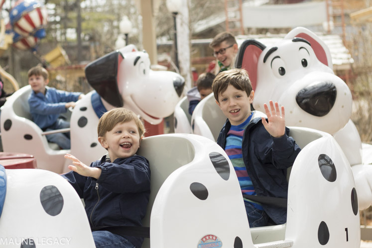 Arkansas lifestyle blogger and mom of five, Jennifer from Maune Legacy, shares the top family-friendly things to do for a weekend in Branson. Click here now for details!