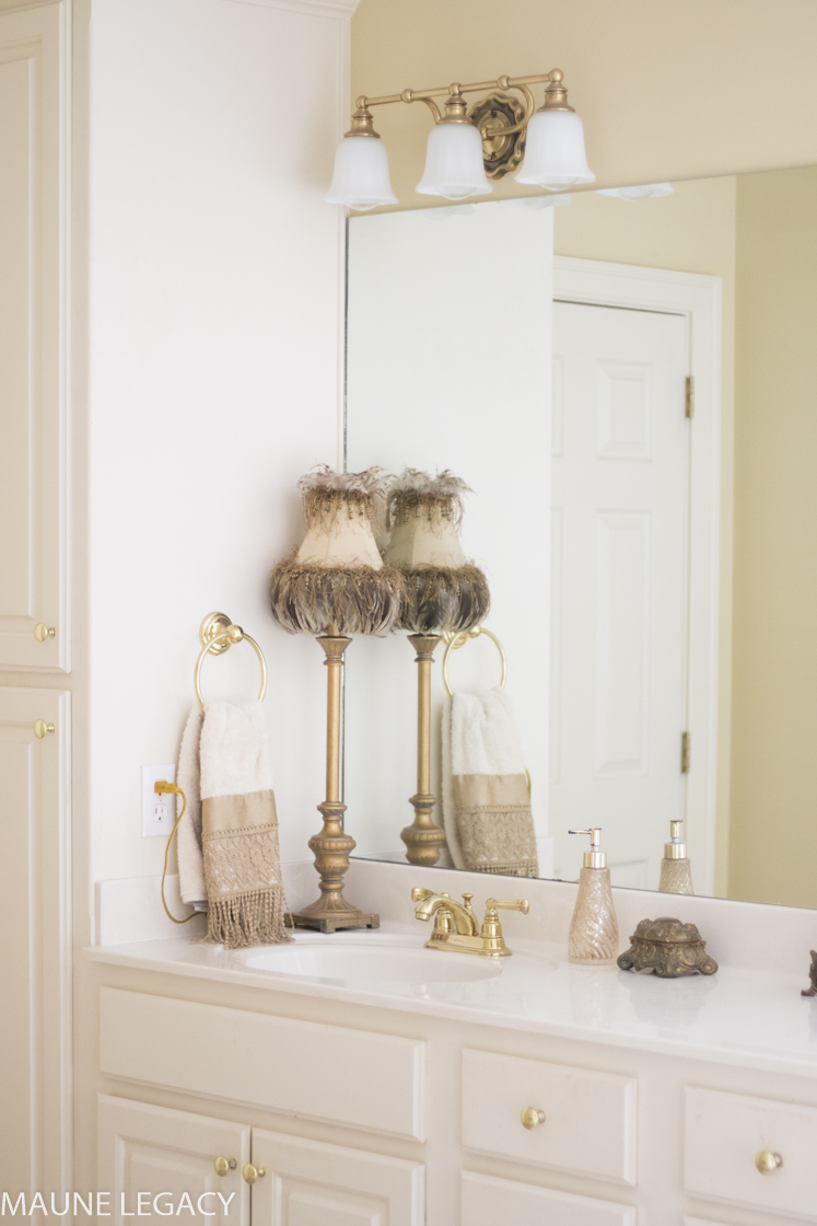 Arkansas lifestyle blogger and licensed Realtor, Jennifer from Maune Legacy, shares tips for staging a bathroom and creating a spa-like retreat