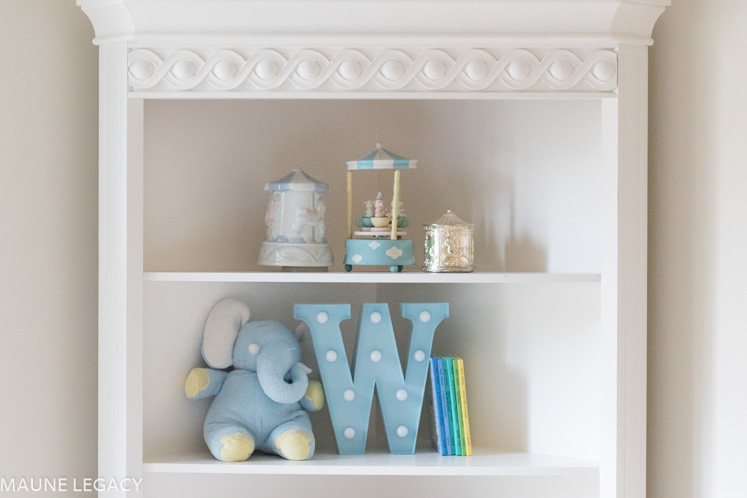 Arkansas lifestyle blogger, Jennifer from Maune Legacy, shares a fun white and blue bedroom any toddler boy would love. Click to see room ideas!