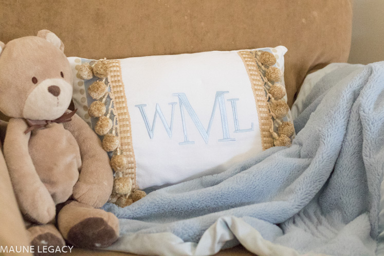 Arkansas lifestyle blogger, Jennifer from Maune Legacy, shares a fun white and blue bedroom any toddler boy would love. Click to see room ideas!