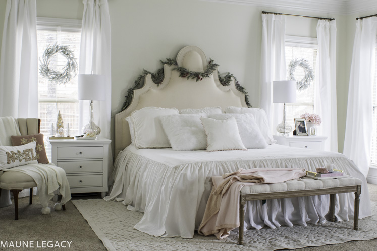 Top Arkansas lifestyle blogger, Jennifer from Maune Legacy, shares the best simple but elegant Christmas bedroom decorations. Click to see them all!