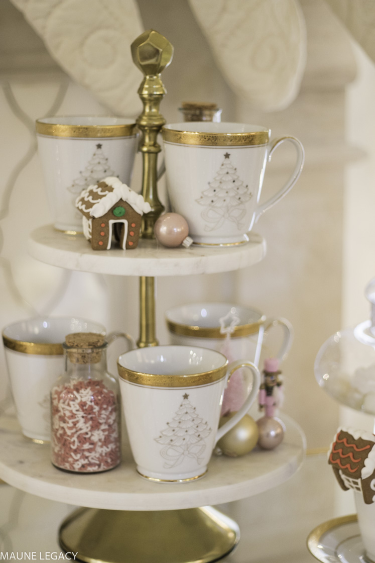 Top Arkansas lifestyle blogger, Jennifer from Maune Legacy, shares inspiration for elegant living room Christmas decorations. Click here to see them all!