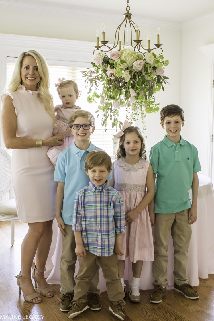Top Arkansas lifestyle blogger, Jennifer from Maune Legacy, shares festive Easter party ideas and gorgeous table decorations. Click here to see them all!