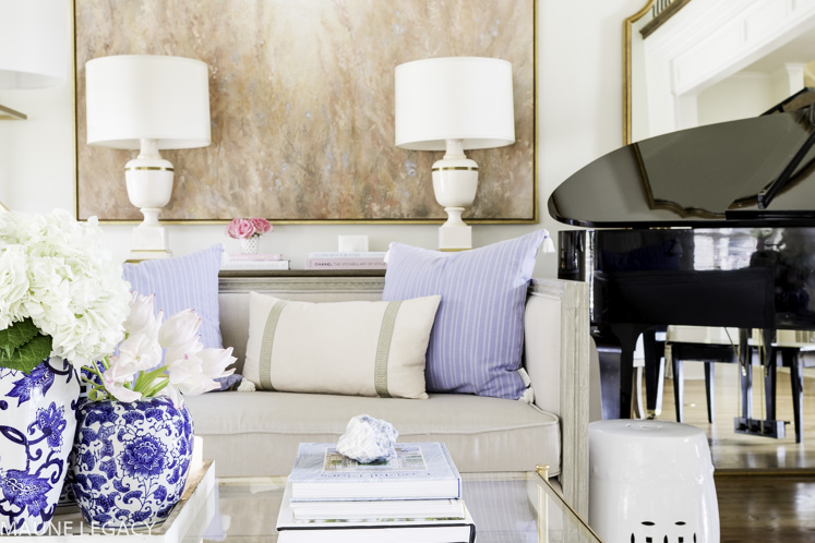 Top Arkansas lifestyle blogger, Jennifer from Maune Legacy, shares a spring home decor tour and blog hop with talented bloggers. Click for spring decor!