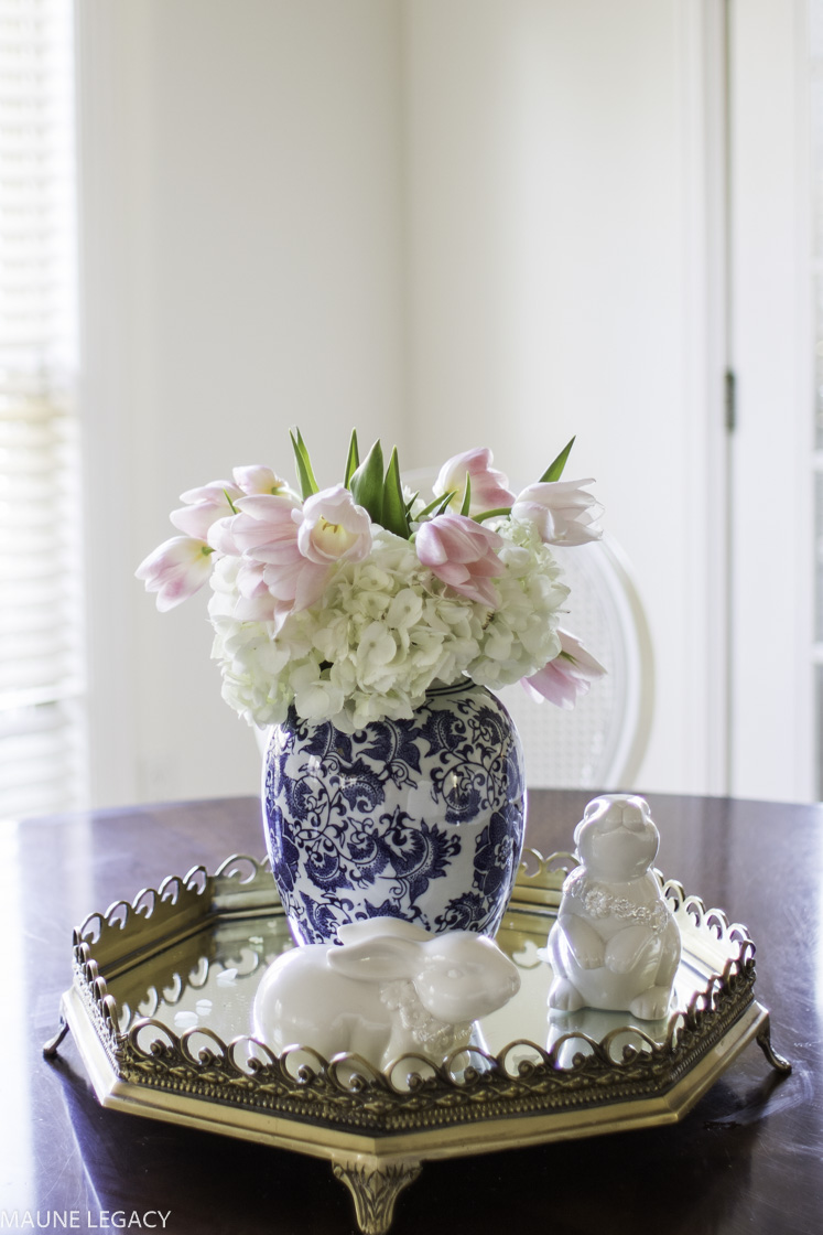 Top Arkansas lifestyle blogger, Jennifer from Maune Legacy, shares a spring home decor tour and blog hop with talented bloggers. Click for spring decor!