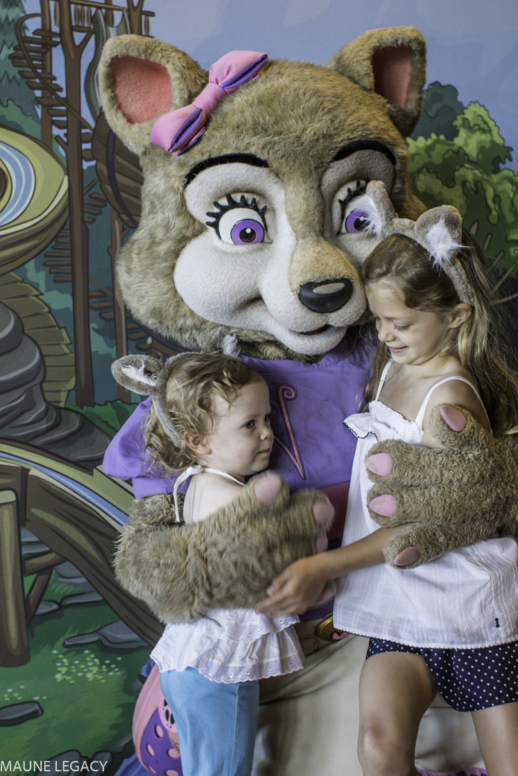 Top Arkansas lifestyle blogger, Jennifer from Maune Legacy, shares fun activities offered at Summer Camp-In at Great Wolf Lodge in Grapevine. Click now to read!