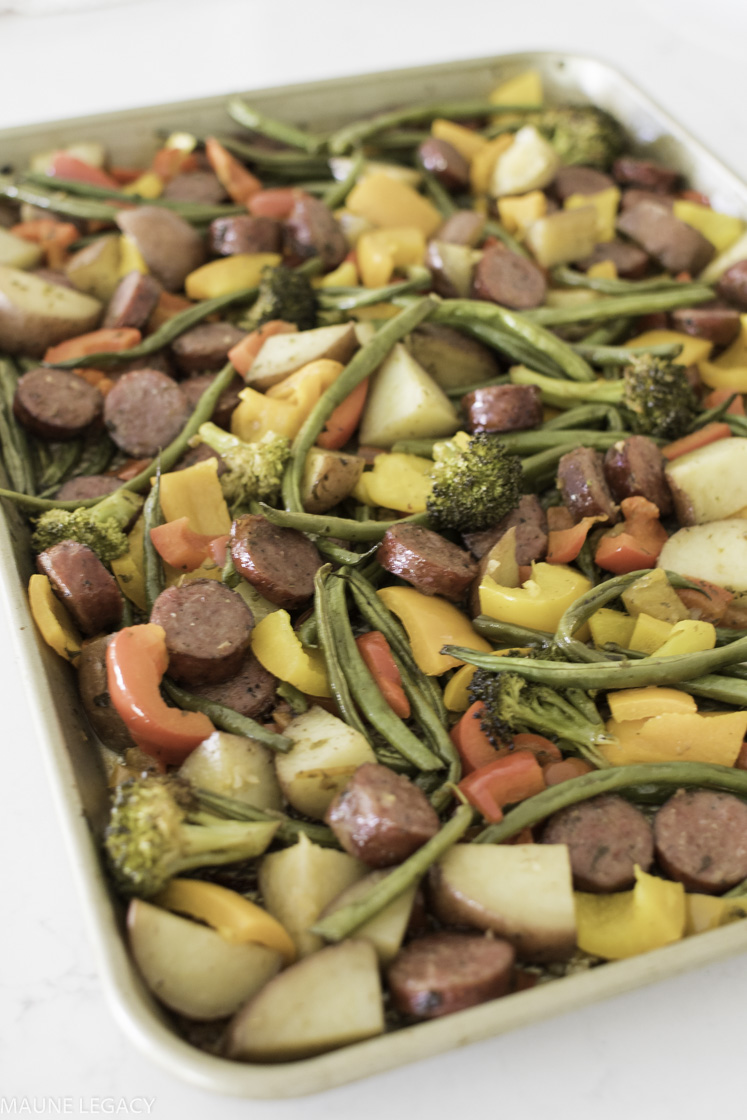 Top Arkansas lifestyle blogger, Jennifer from Maune Legacy, shares an easy keto-friendly sausage and veggie recipe. Click here for the recipe and more!