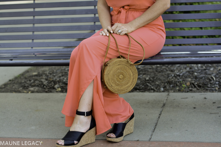 Top Arkansas lifestyle blogger, Jennifer from Maune Legacy, shares four summery colorful outfits with the Promenade at Chenal. Click here to see them all!