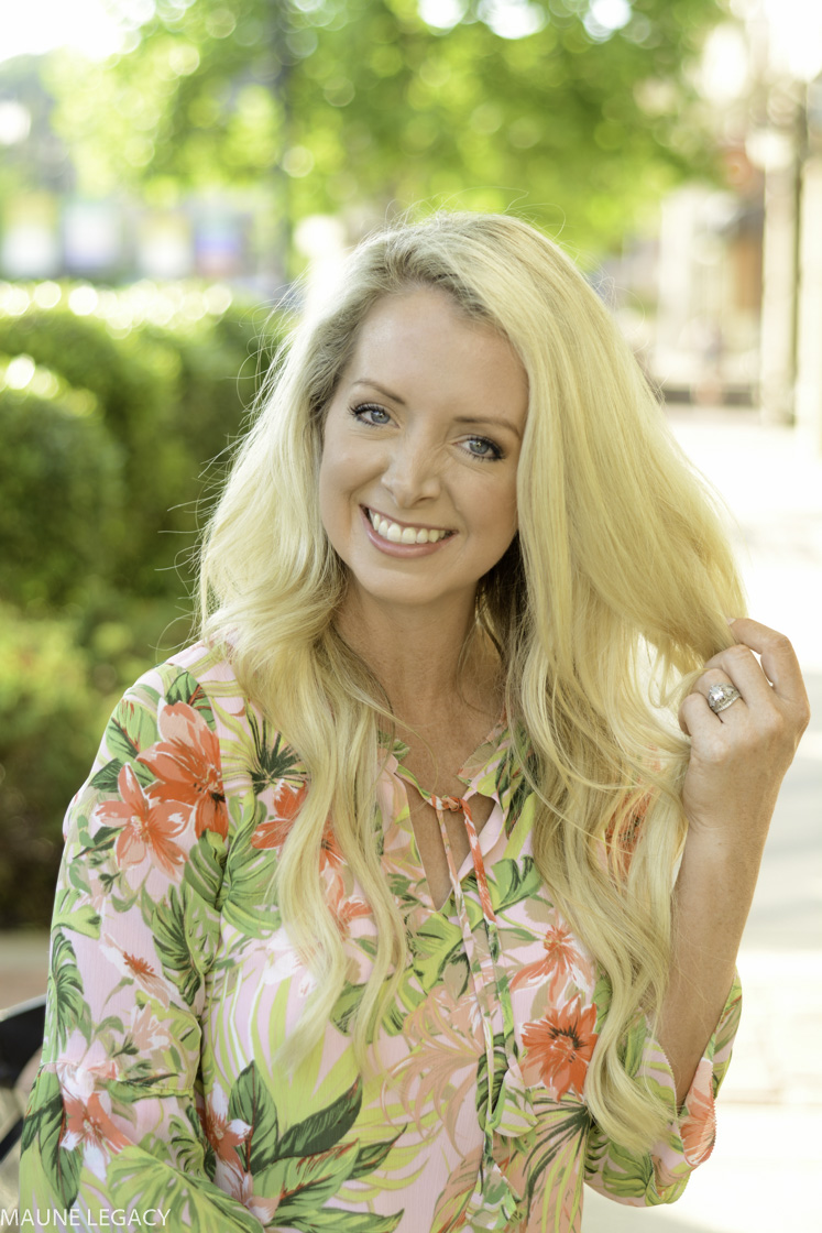 Top Arkansas lifestyle blogger, Jennifer from Maune Legacy, shares four summery colorful outfits with the Promenade at Chenal. Click here to see them all!
