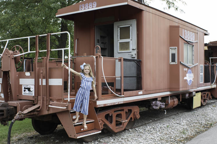 Family travel blogger, Jennifer Maune, shares the top 10 things to do in St. Louis with kids. Click here to see at the must-do activities in St. Louis!
