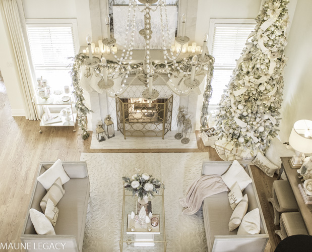 Top Arkansas lifestyle blogger, Jennifer from Maune Legacy, shares inspiration for elegant living room Christmas decorations. Click here to see them all!