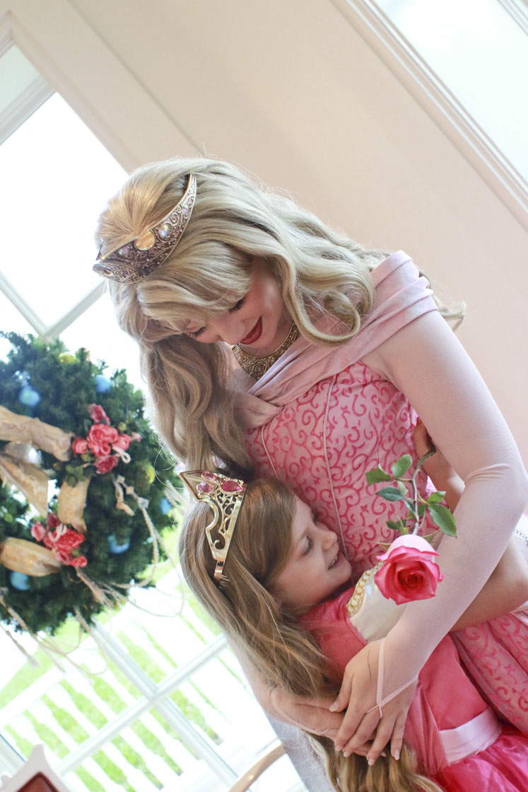 I'm sharing tips for planning your Disney Vacation in under a month! We worked with Small World Big Fun, a Disney Travel Agent, to pull together the best trip and I'm sharing some of their top tips!