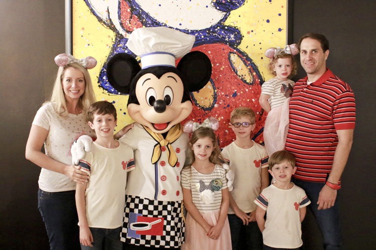 I'm sharing tips for planning your Disney Vacation in under a month! We worked with Small World Big Fun, a Disney Travel Agent, to pull together the best trip and I'm sharing some of their top tips!
