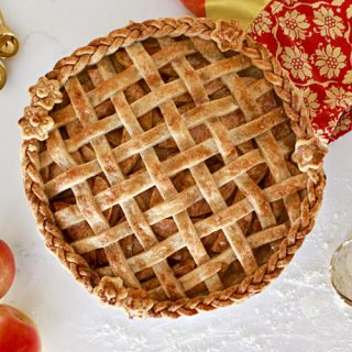 The Best Apple Pie Recipe This is the best Apple pie recipe. From the buttery crust, to the apple pie filling recipe, it’s a crowd pleaser for sure. With braided pie crust, it’s almost too pretty to eat!
