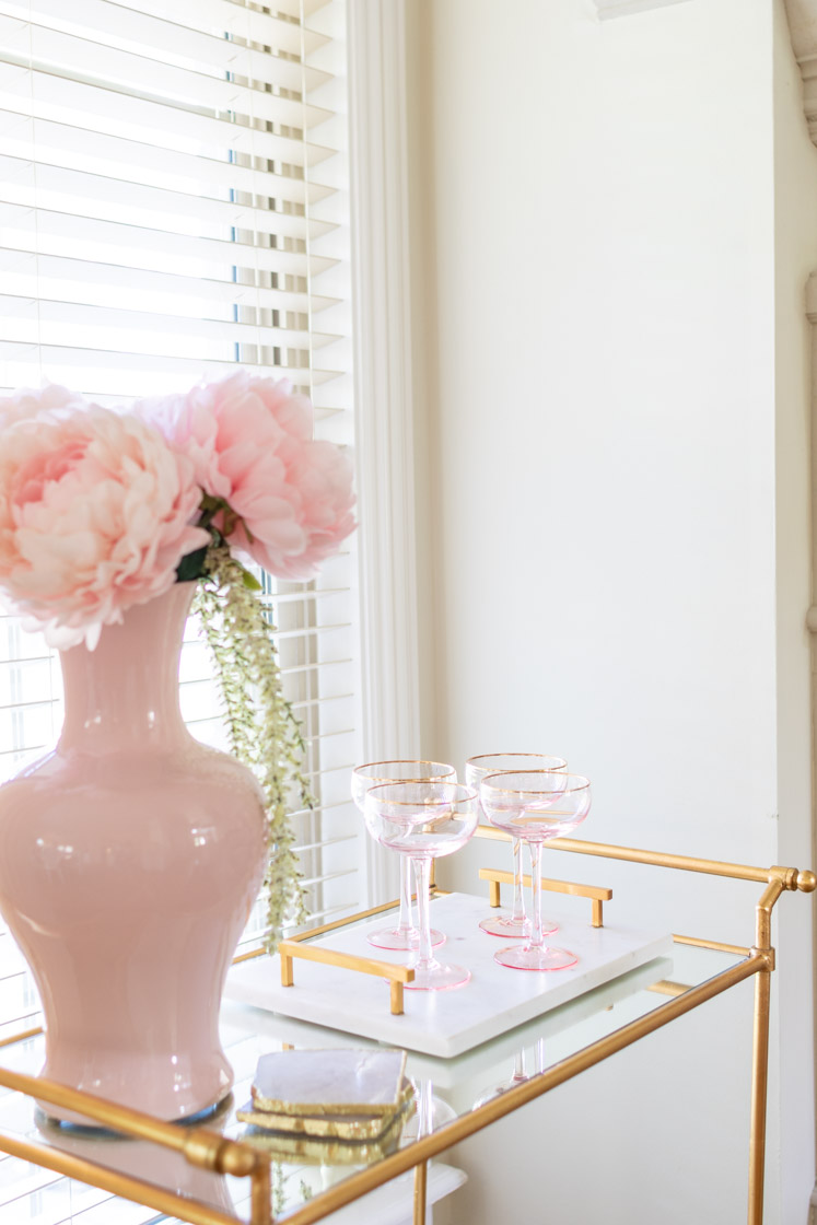 Three gorgeous summer home tours full of summer decorating ideas. From farmhouse, to french country, to transitional style, you'll find so many easy summer decor ideas for your home.