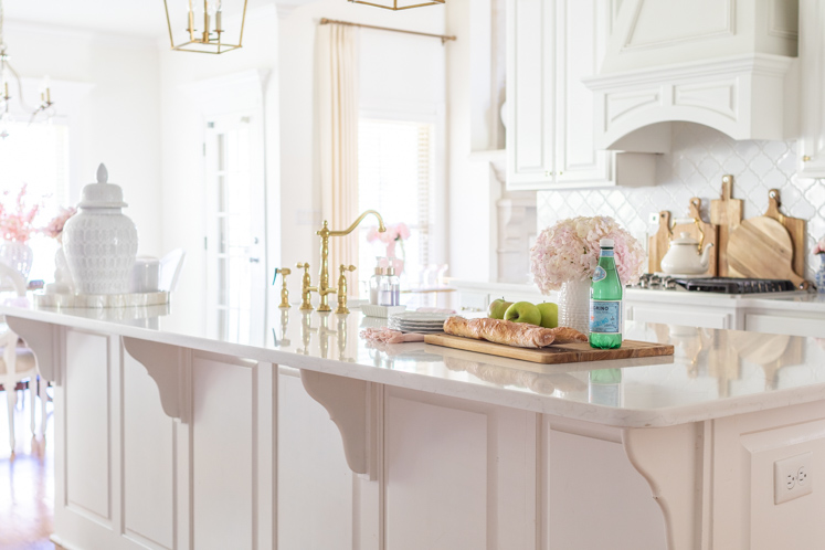 Three gorgeous summer home tours full of summer decorating ideas. From farmhouse, to french country, to transitional style, you'll find so many easy summer decor ideas for your home.