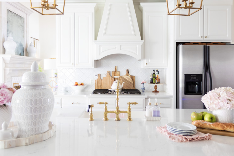 Three gorgeous summer home tours full of summer decorating ideas. From farmhouse, to french country, to transitional style, you'll find so many easy summer decor ideas for your home.
