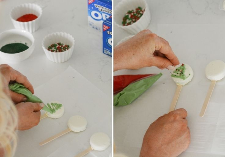 These easy holiday recipes look great displayed and are delicious options for your upcoming holiday parties. RITZ smoked gouda toppers and OREO fudge covered cookie pops are so fun for your Christmas parties.
