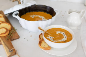 This is the best butternut squash soup recipe! A sweet and savory easy fall soup recipe that is so good served on a cool fall or winter day, and a great alternative to your typical Thanksgiving recipes.