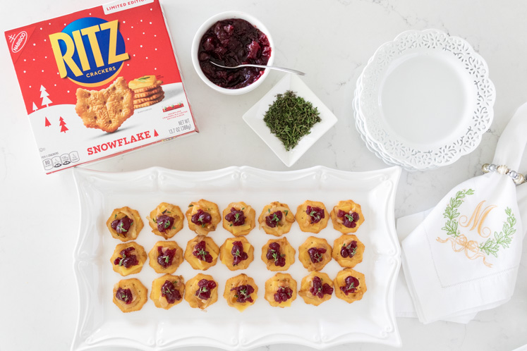 These easy holiday recipes look great displayed and are delicious options for your upcoming holiday parties. RITZ smoked gouda toppers and OREO fudge covered cookie pops are so fun for your Christmas parties.