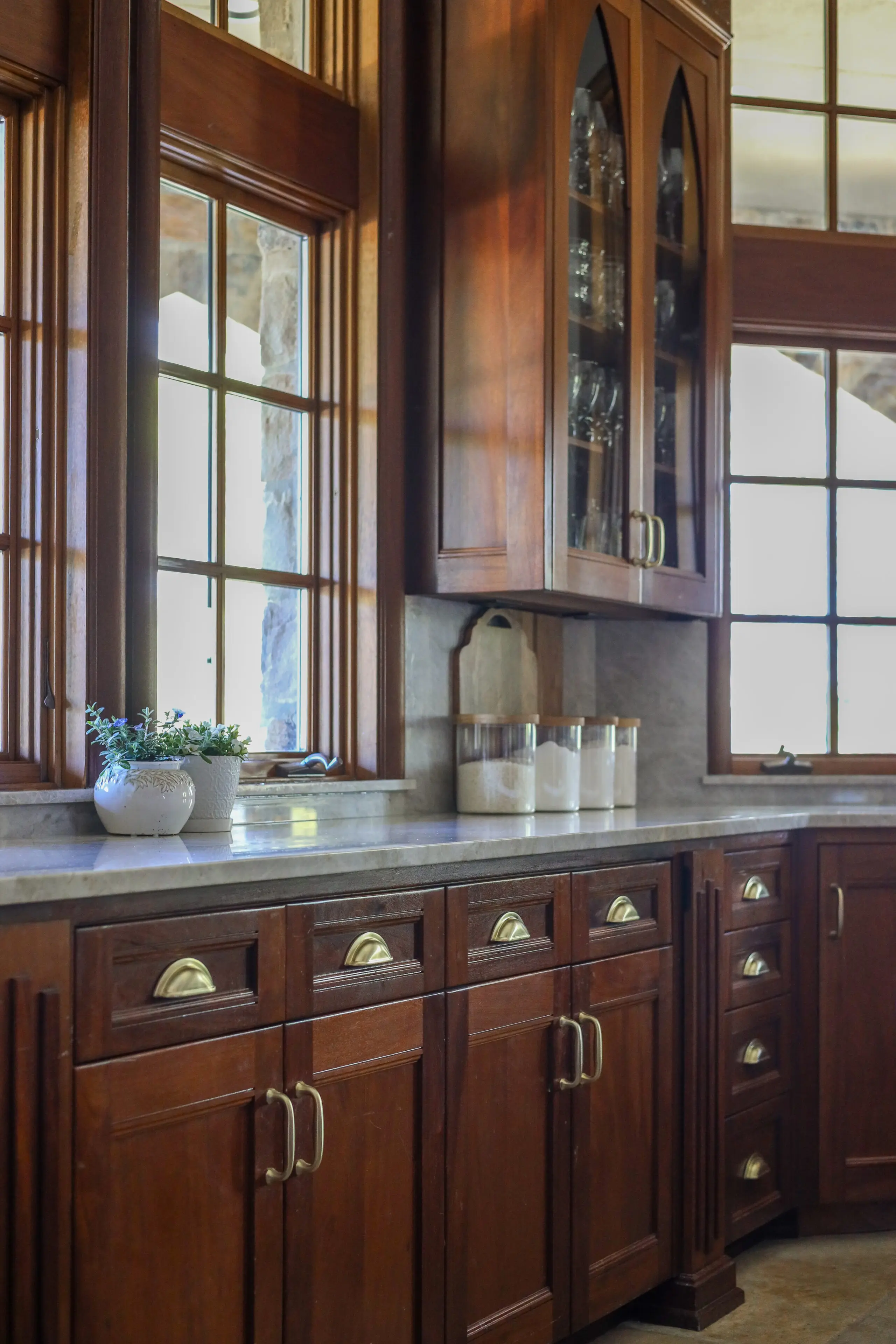 Mahogony kitchen cabinets